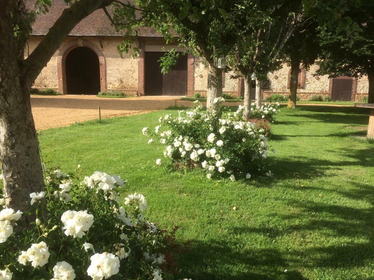 לינה וארוחת בוקר Neron La Ferme Au Colombier מראה חיצוני תמונה