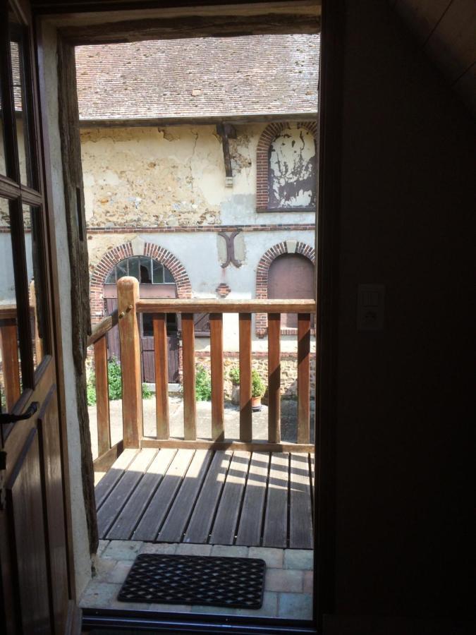 לינה וארוחת בוקר Neron La Ferme Au Colombier מראה חיצוני תמונה